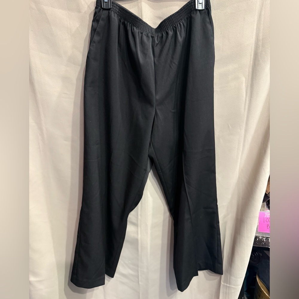 NWT Alfred Dunner Petite Black Pull On Pants 16P Straight Leg